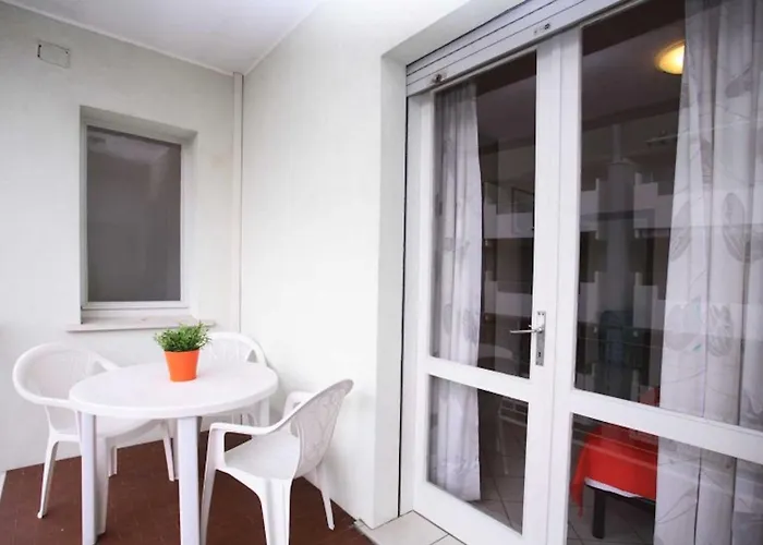 Apartment Comfy Escape Close To The Sea